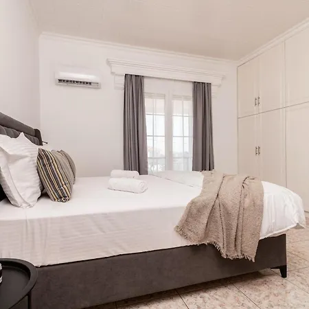 Merlis Villa *